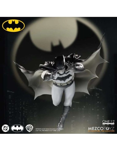 Mezco Toys Batman Tear One Collective...