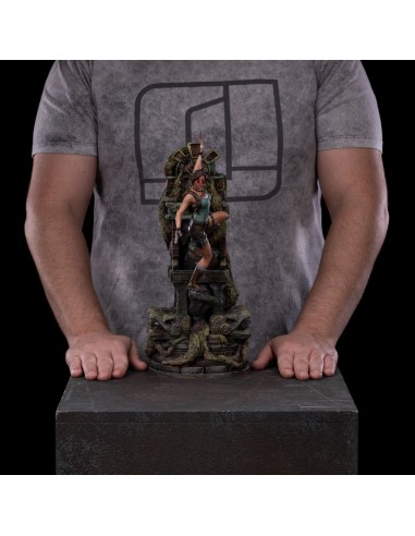 Tomb Raider Deluxe Art Scale Statue... Tomb Raider Deluxe Art Scale Statue...