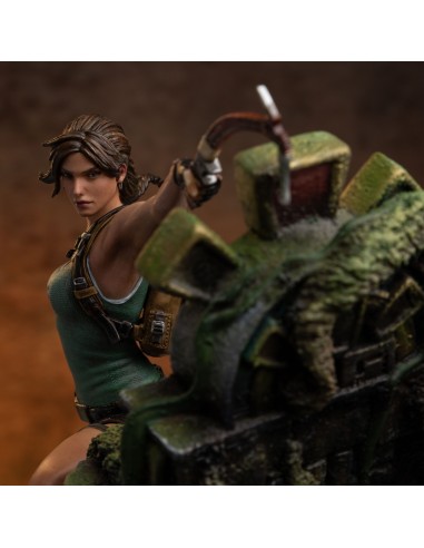 Tomb Raider Deluxe Art Scale Statue... Tomb Raider Deluxe Art Scale Statue...