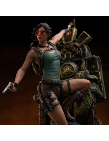 Tomb Raider Deluxe Art Scale Statue... Tomb Raider Deluxe Art Scale Statue...