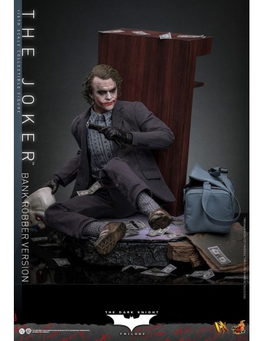 Hot Toys The Dark Knight DX 1/6 The... Hot Toys The Dark Knight DX 1/6 The...