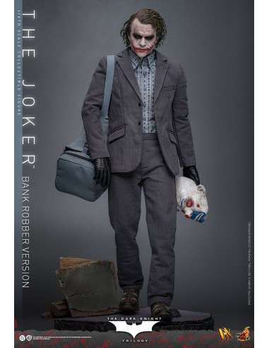 Hot Toys The Dark Knight DX 1/6 The... Hot Toys The Dark Knight DX 1/6 The...