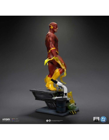 Iron Studios DC Comics Legacy Replica... Iron Studios DC Comics Legacy Replica...